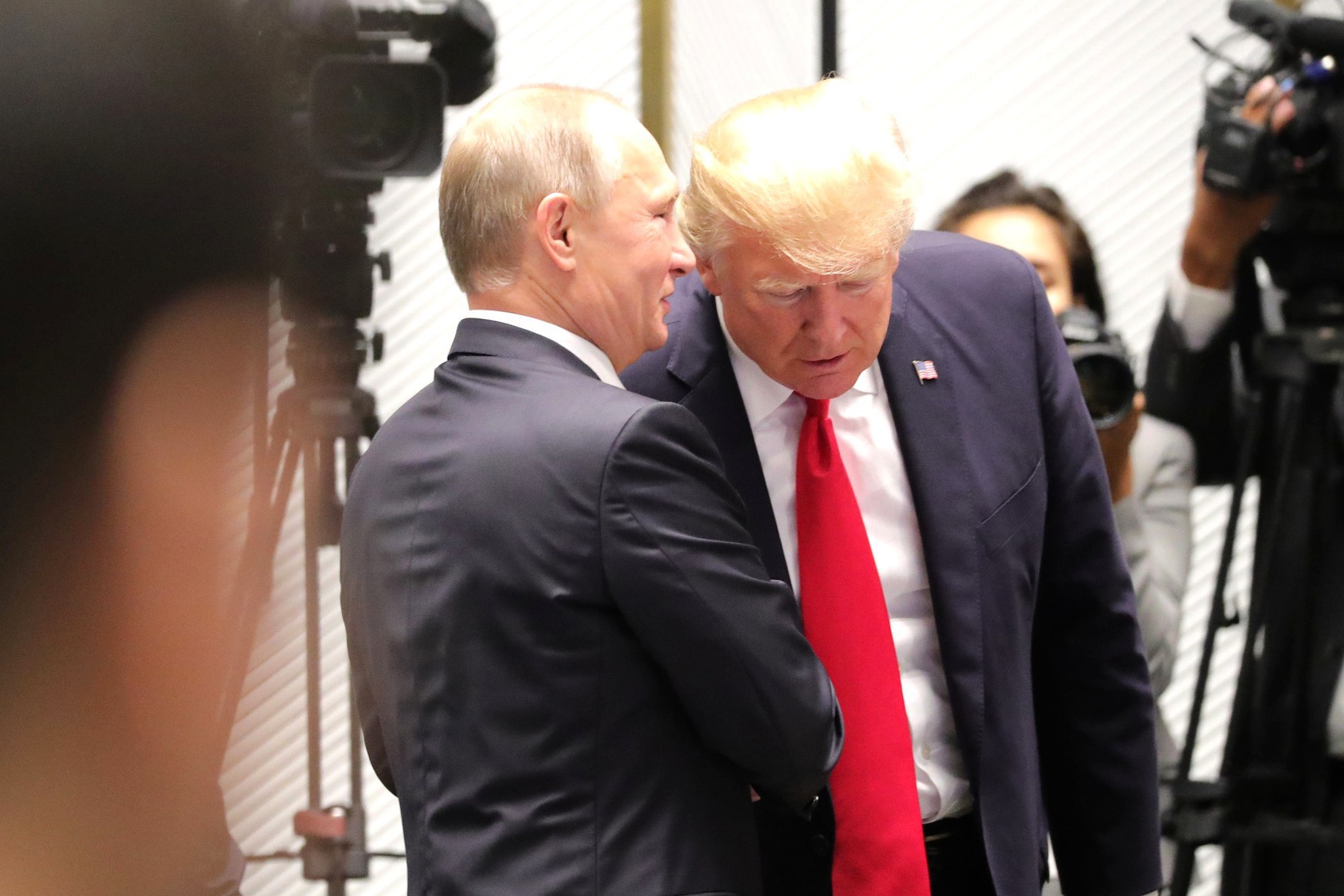 Întâlnirea Trump – Putin, SABOTATĂ din umbră? Scenariu sumbru, lansat înainte de întrevederea istorică: „Vor depune eforturi titanice”