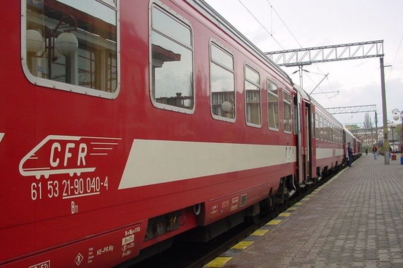 O borsetă plină cu bani, uitată în trenul Mediaș la Cluj-Napoca