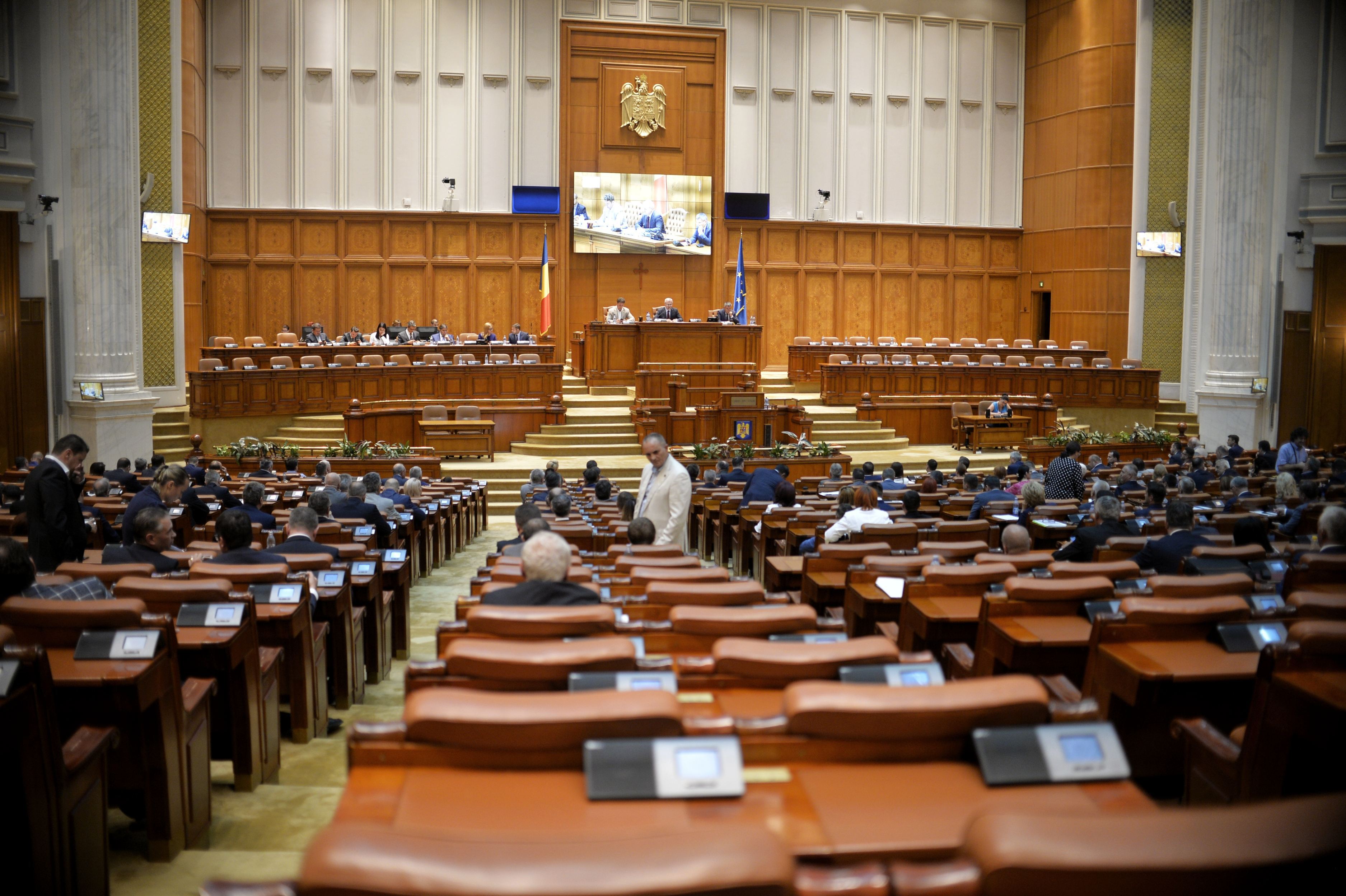 Taxa de solidaritate pentru OMV Petrom, aprobată de deputați în 38 de secunde în comisii. Cât ar urma să plătească gigantul din energie