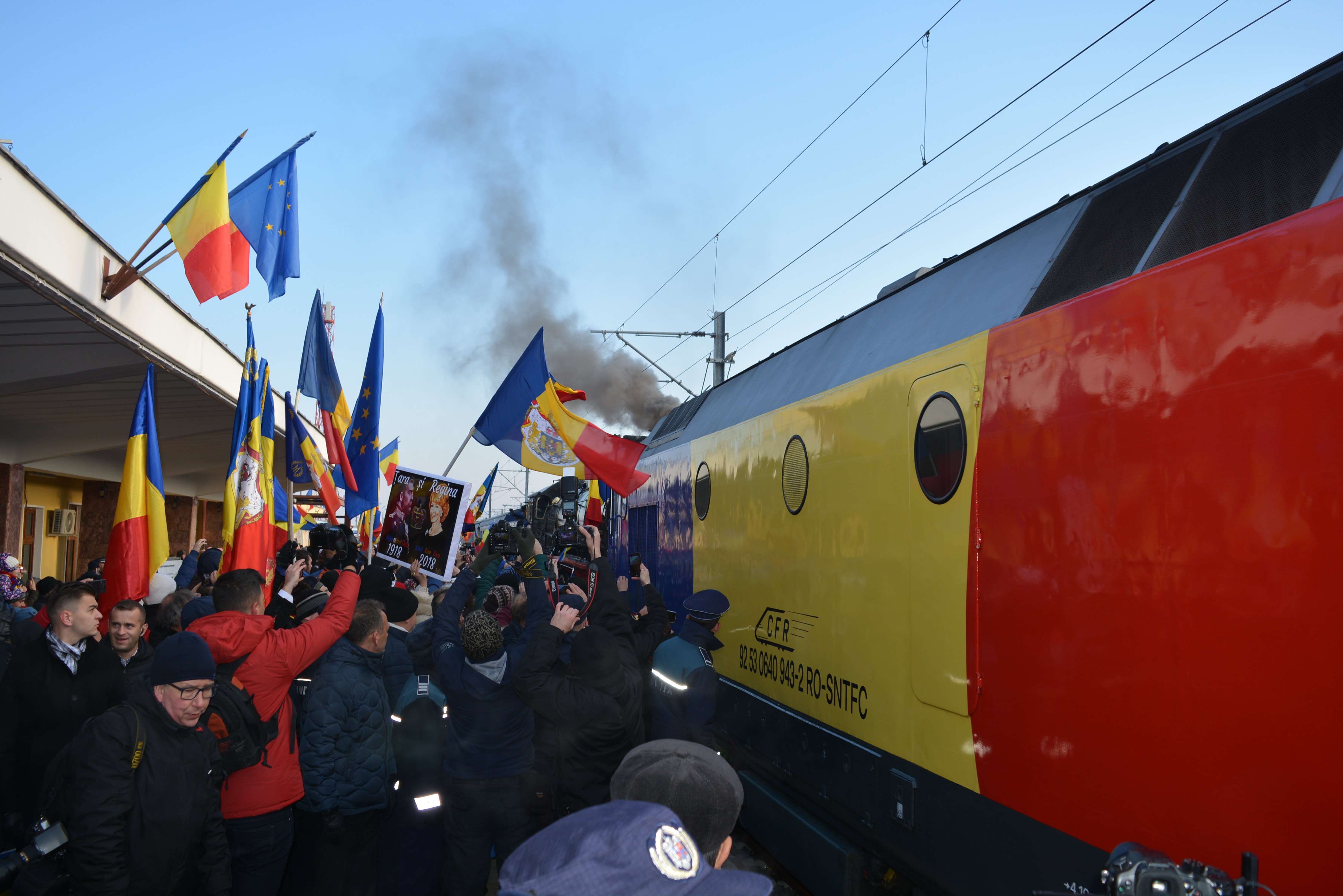 Casa Regală a României consideră „aproape o blasfemie” petrecerea cu „șpriț și lăutari” organizată în Trenul Regal, de 1 Decembrie. Un deputat PNL îi cere ministrului Transporturilor să oprească „ofensa adusă memoriei acestui simbol național al istoriei”