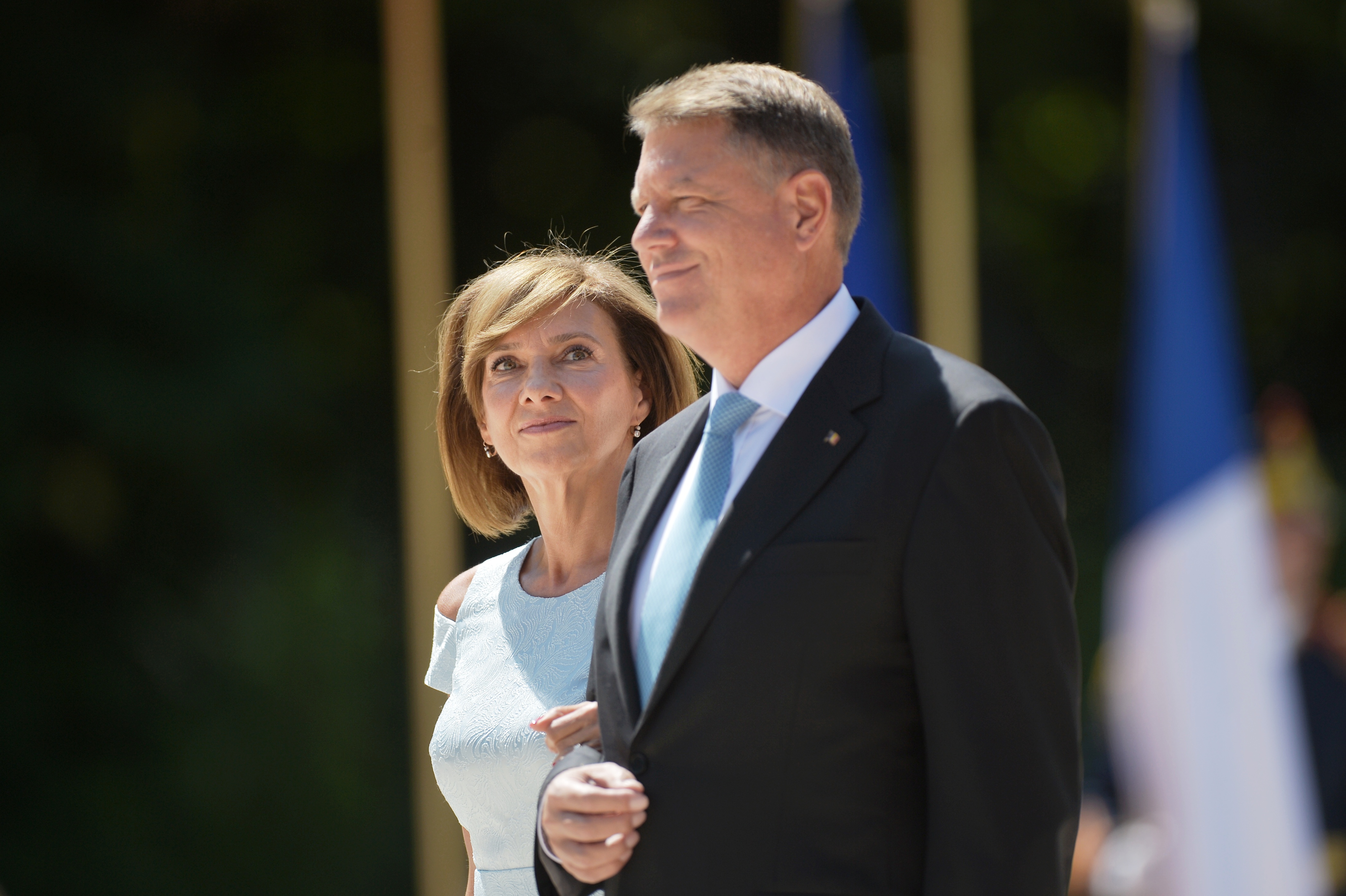 Detaliul necunoscut despre ținutele purtate de Carmen Iohannis. Ce spune designerul primei doamne