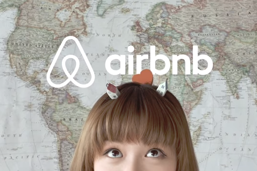Turism. După o scăderea a veniturilor cu 30%, Airbnb se pregătește pentru o revenire „semnificativă”