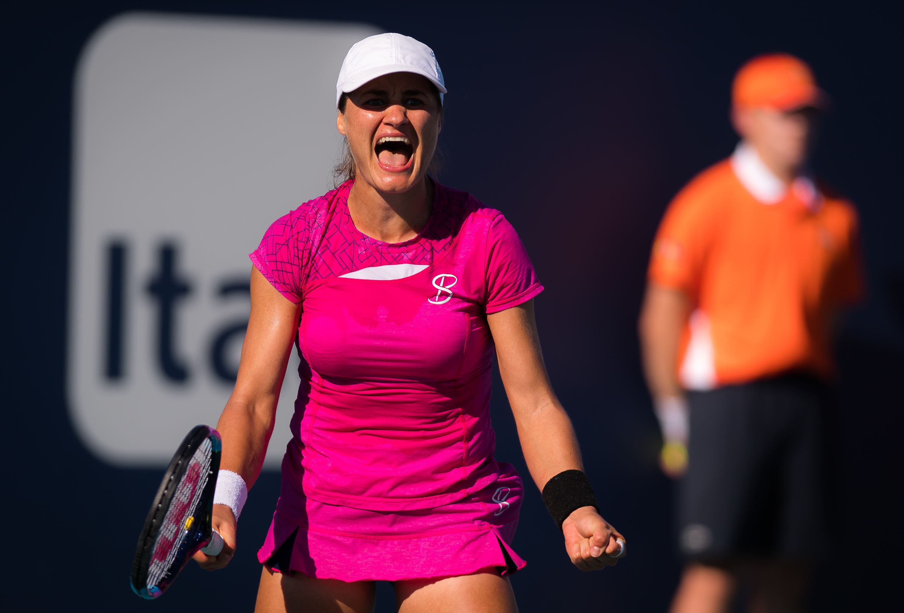 Pagubă de 7.000 de dolari pentru Monica Niculescu la Australian Open! I s-a pierdut bagajul de cală și a împrumutat haine de la colege