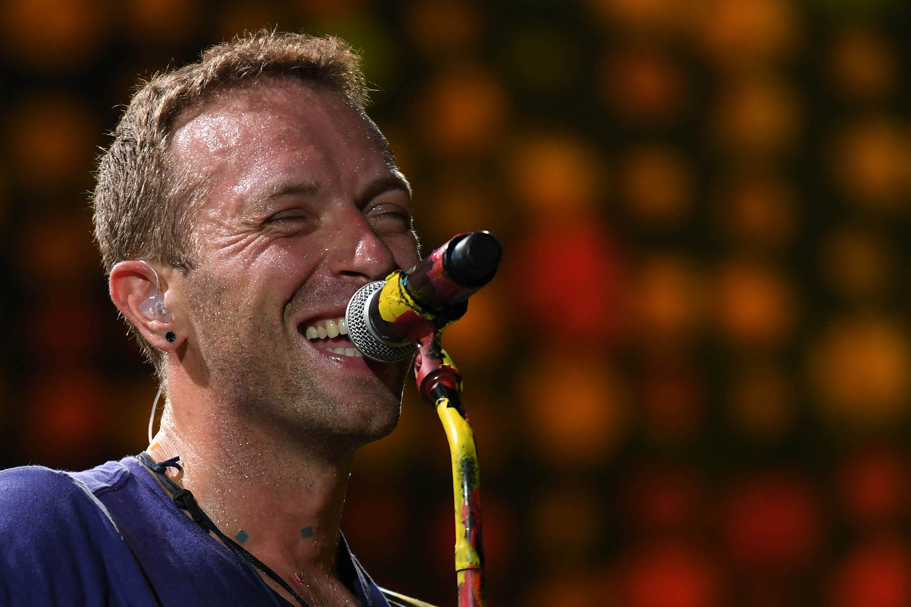 Coldplay amână mai multe show-uri: Chris Martin are „o infecție pulmonară gravă”