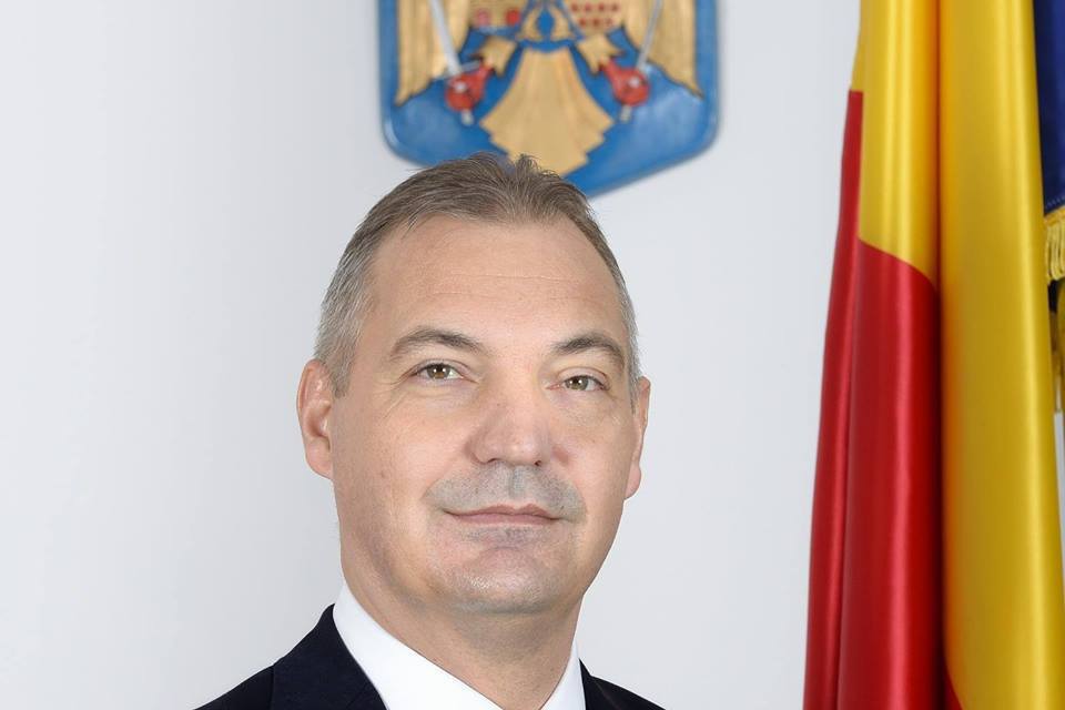 Fostul trezorier al PSD Mircea Drăghici, care a recunoscut că a cheltuit jumătate de milion de lei din banii partidului pentru excursii exotice, stă 6 ani în închisoare