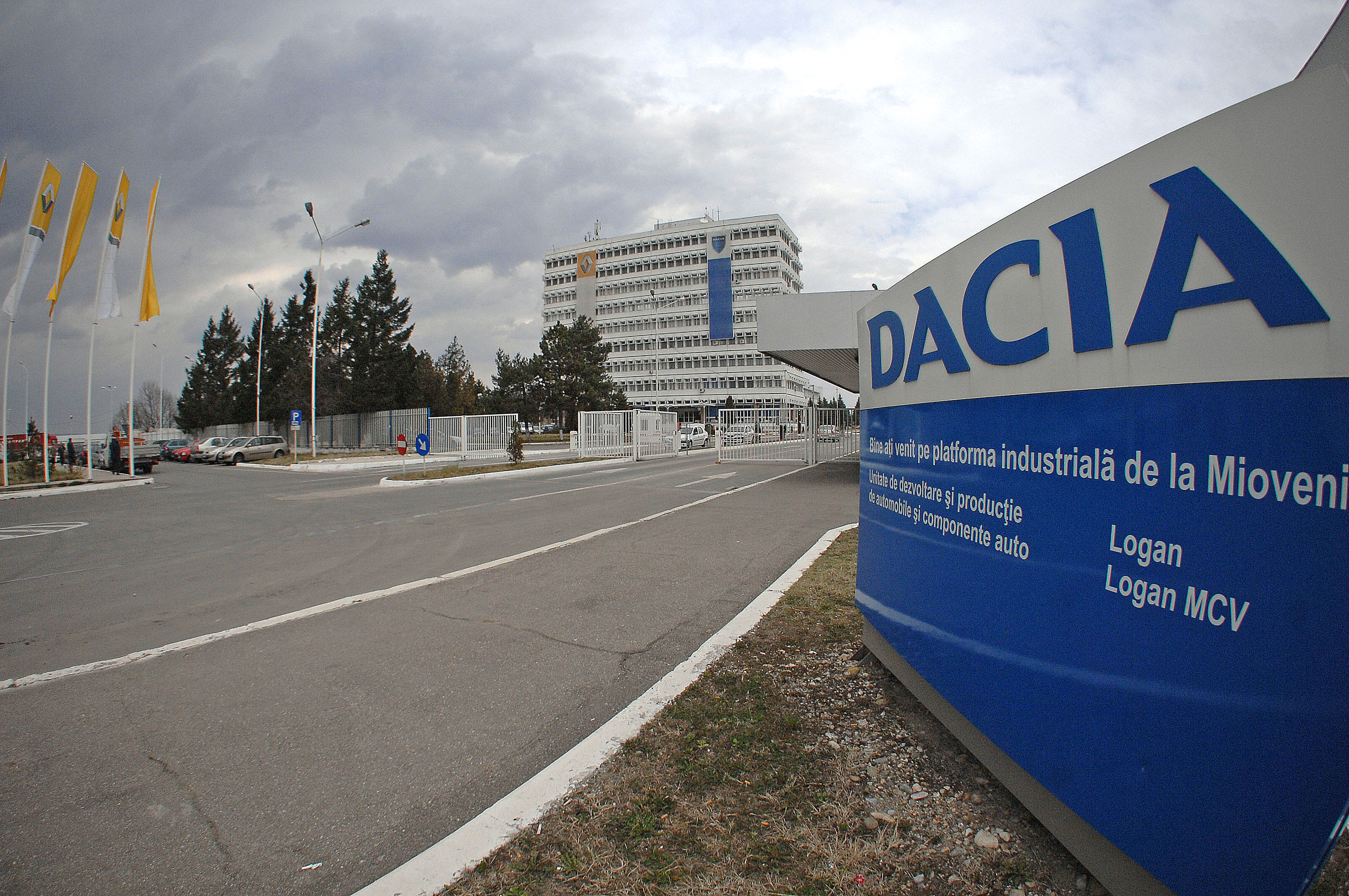 Vânzările Dacia Sandero au „bubuit”! Renault raportează VENITURI peste așteptări în primul trimestru din 2024