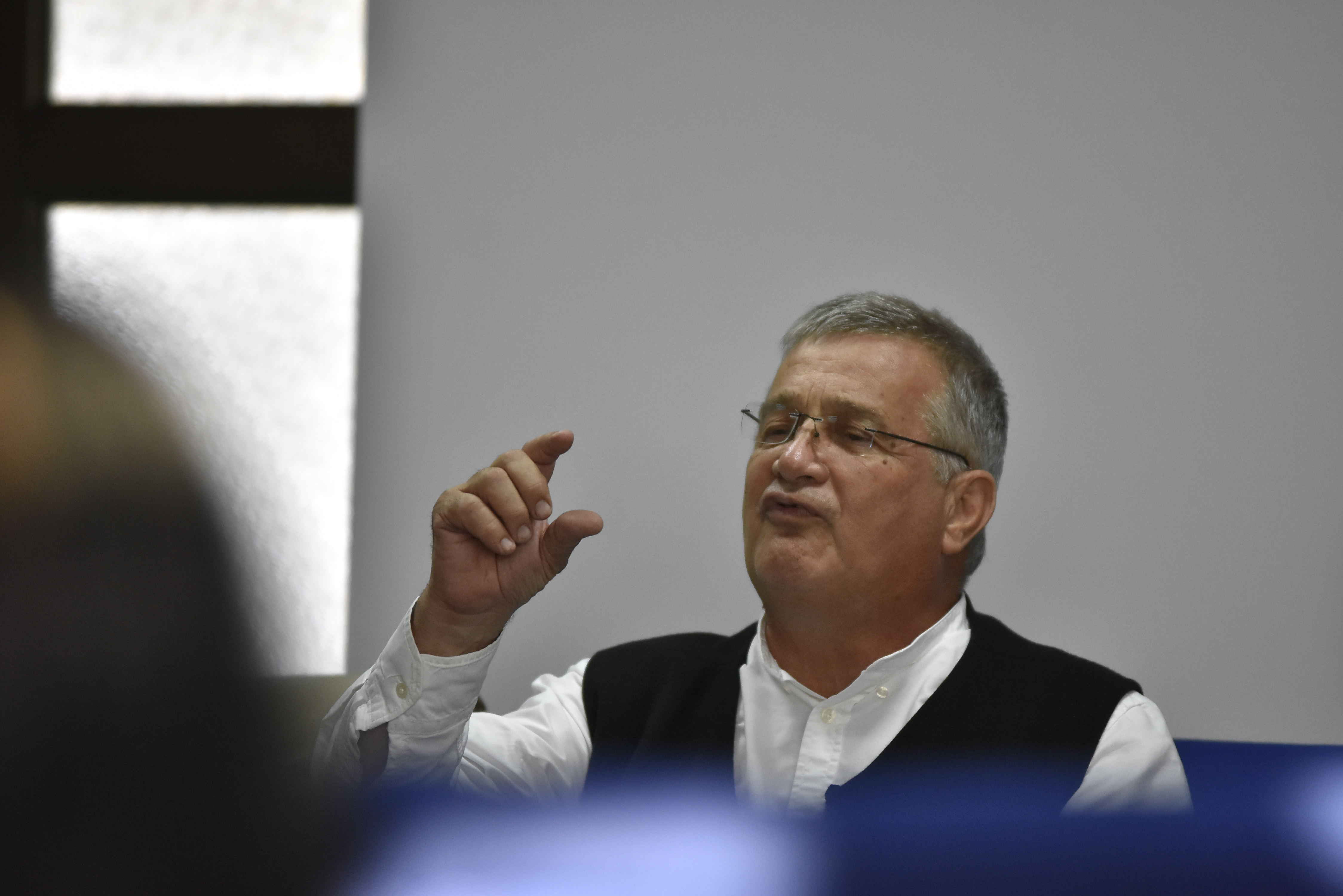 VIDEO | Mircea Dinescu: „Dacă Ceauşescu trăia, la anul ieşea preşedinte cu 90%”