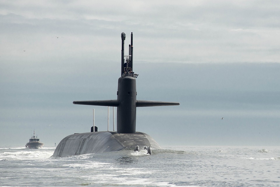 Rusia susține că a alungat un submarin nuclear american din apele sale teritoriale. SUA neagă informația