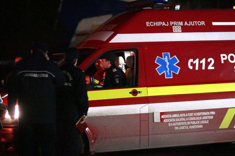 ACCIDENT grav cu două victime în Botoșani, după ce un autoturism a fost spulberat de un tren