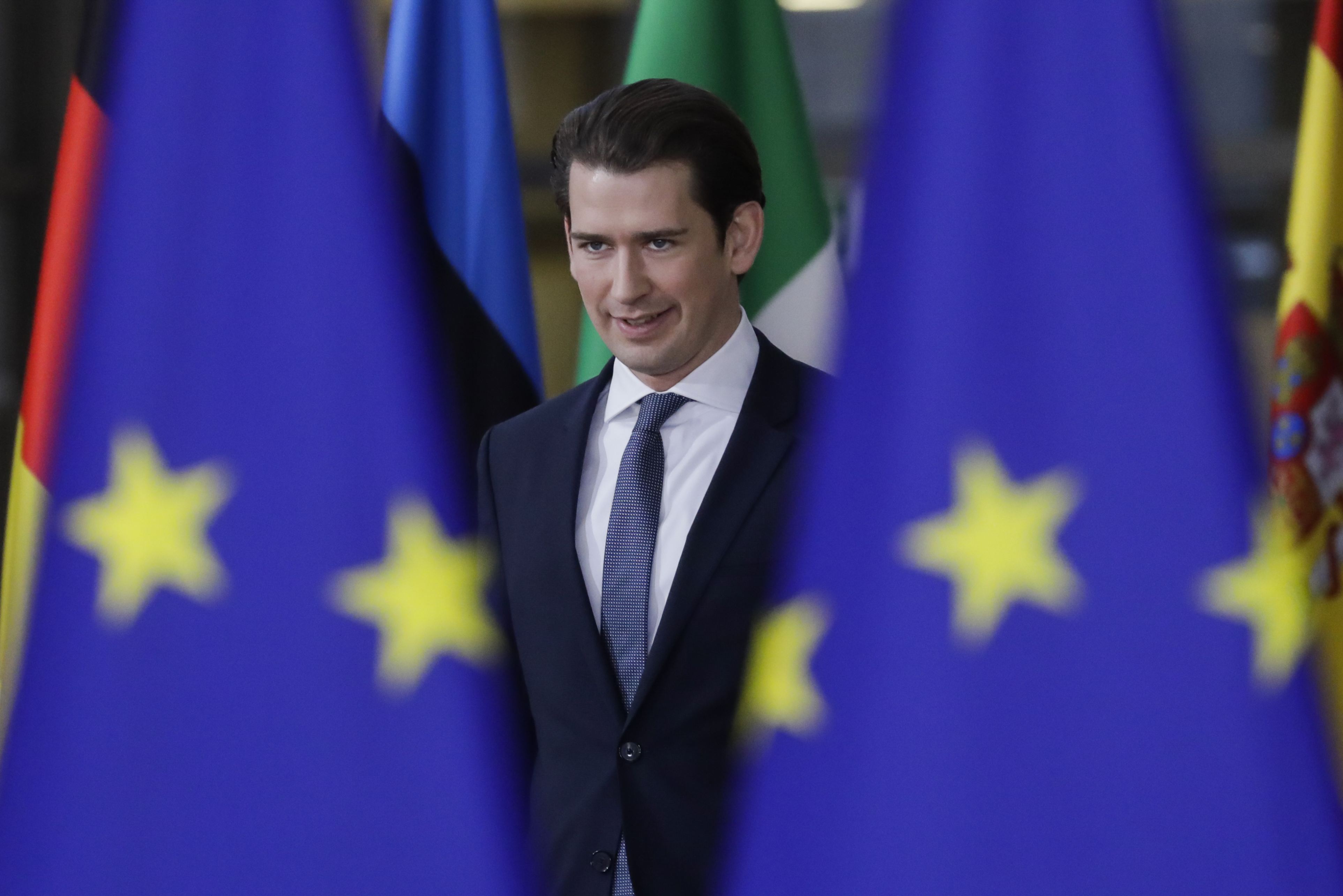 Cancelarul austriac Sebastian Kurz a demisionat pe fondul acuzațiilor de corupție