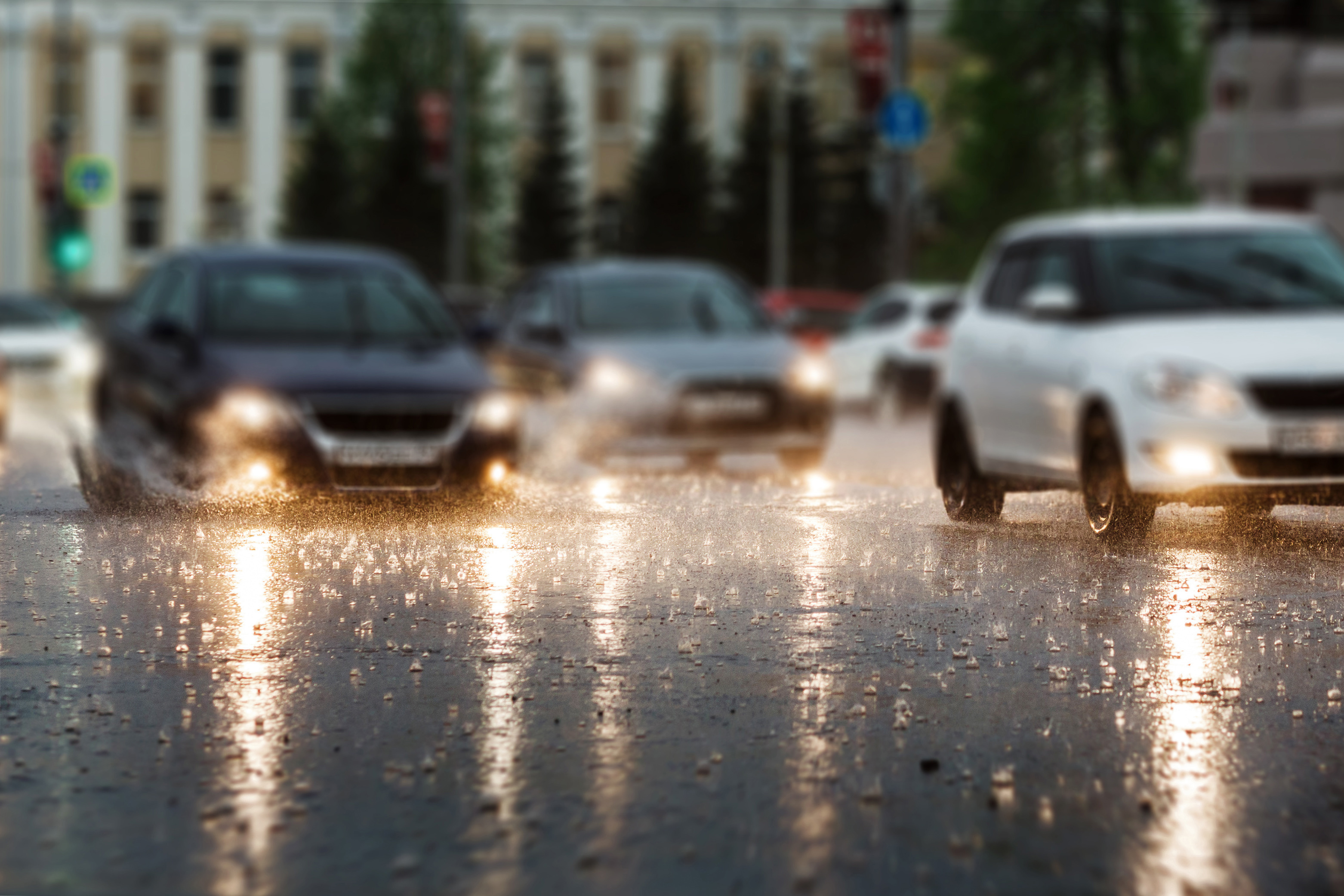 Ploile abundente amenință România! Cod galben de vremea rea în mai multe zone din țară. Prognoza meteo actualizată pentru București