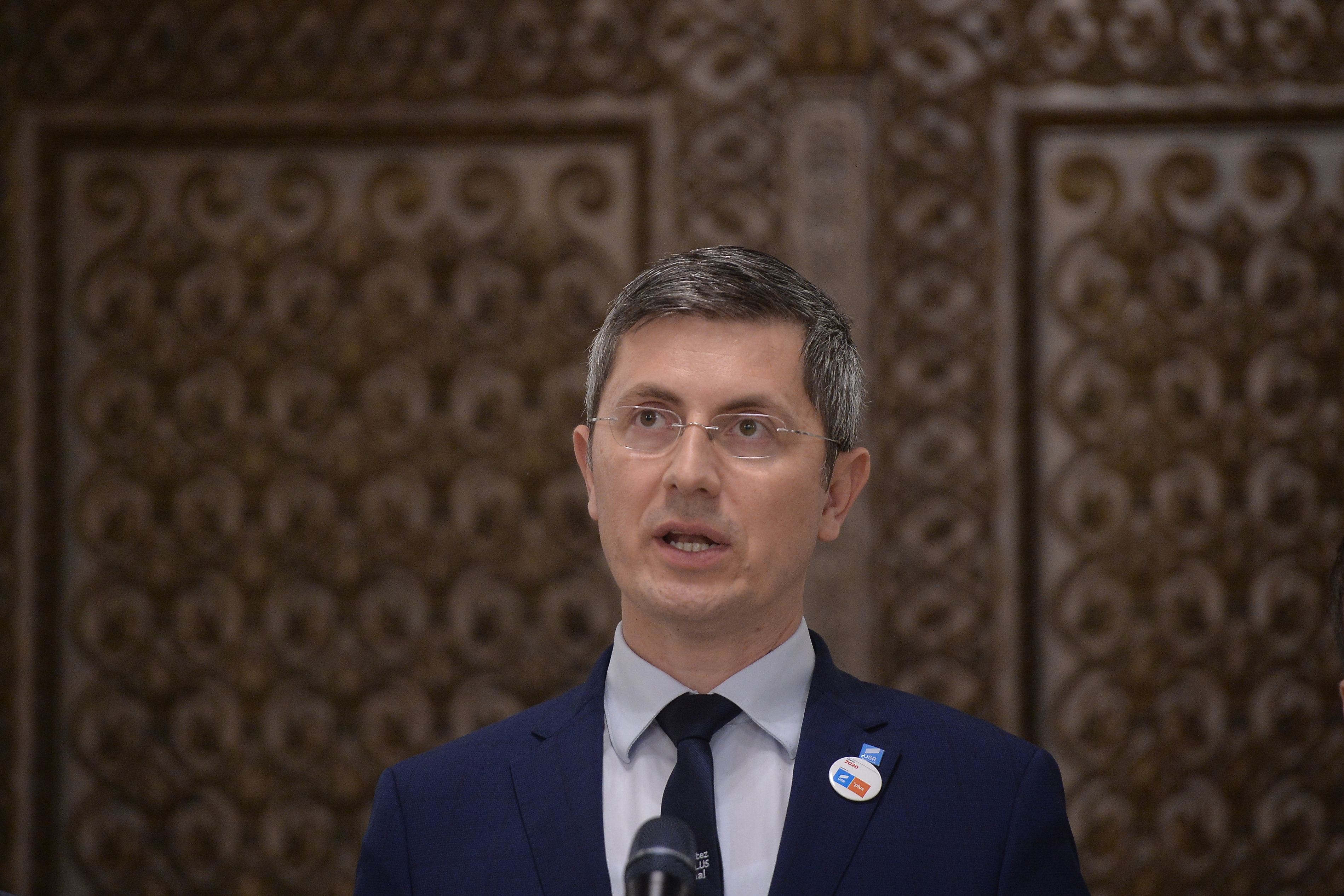 8 ȘTIRI DE LA ORA 8. Anunțul lui Barna: Agenția pentru Investiții în Sănătate va construi spitalele care aparțin de Ministerul Sănătății