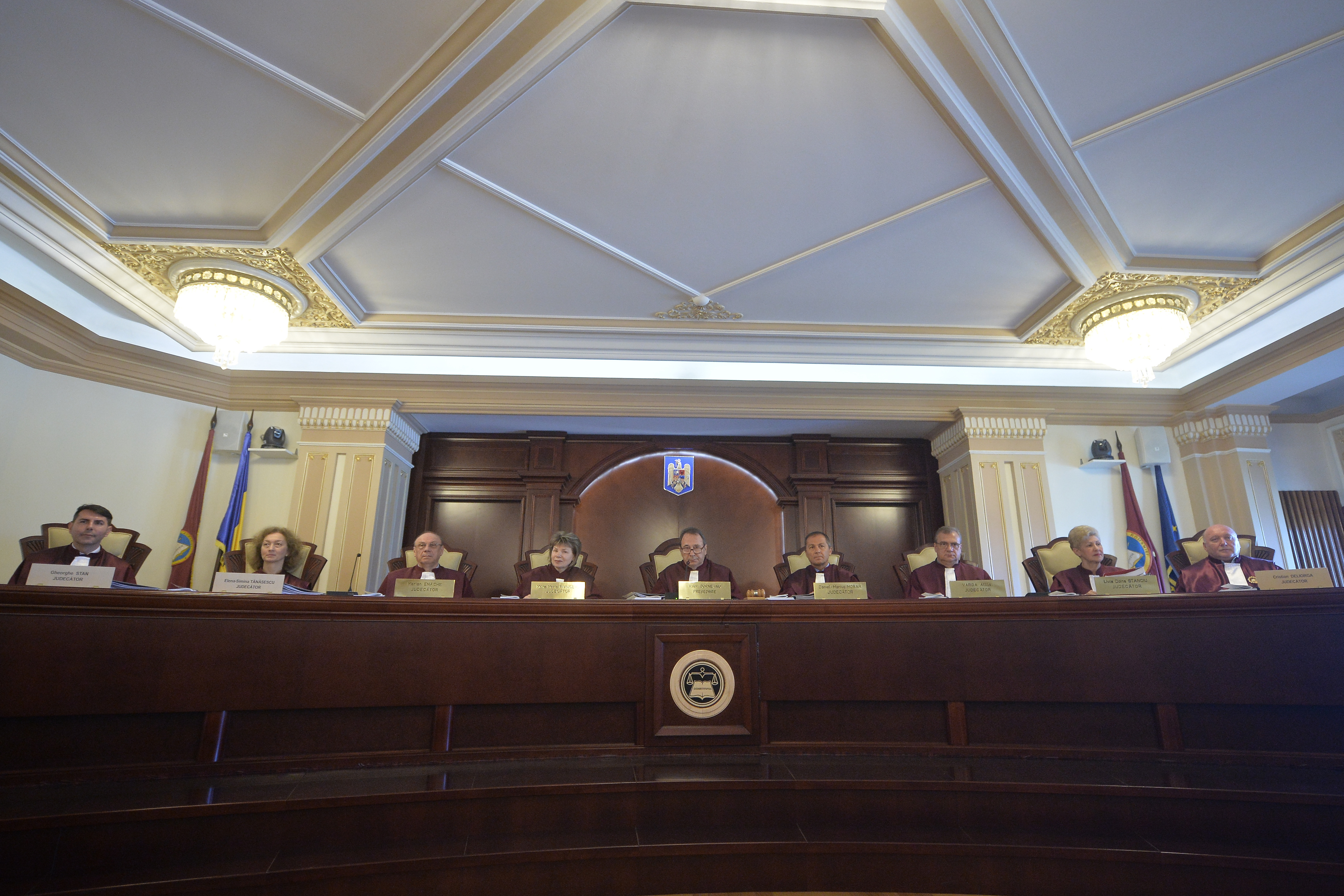 Alegerile prezidențiale au fost ANULATE. Cine sunt cei nouă judecători ai CCR care au dat decizia în UNANIMITATE