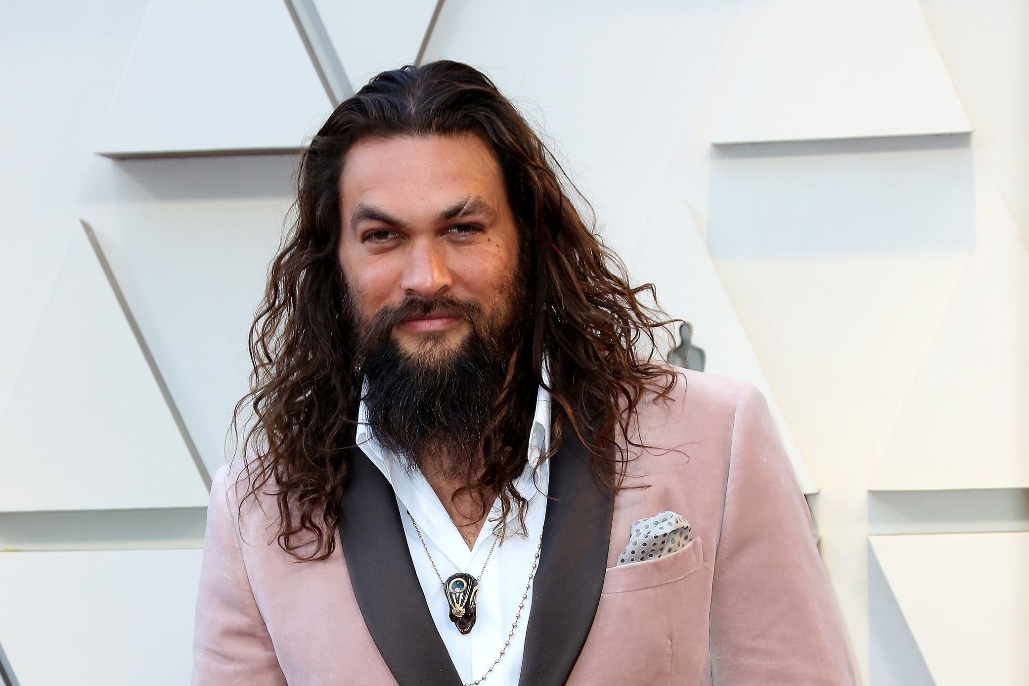 Jason Momoa, testat pozitiv pentru Covid în timpul filmărilor la „Aquaman 2”