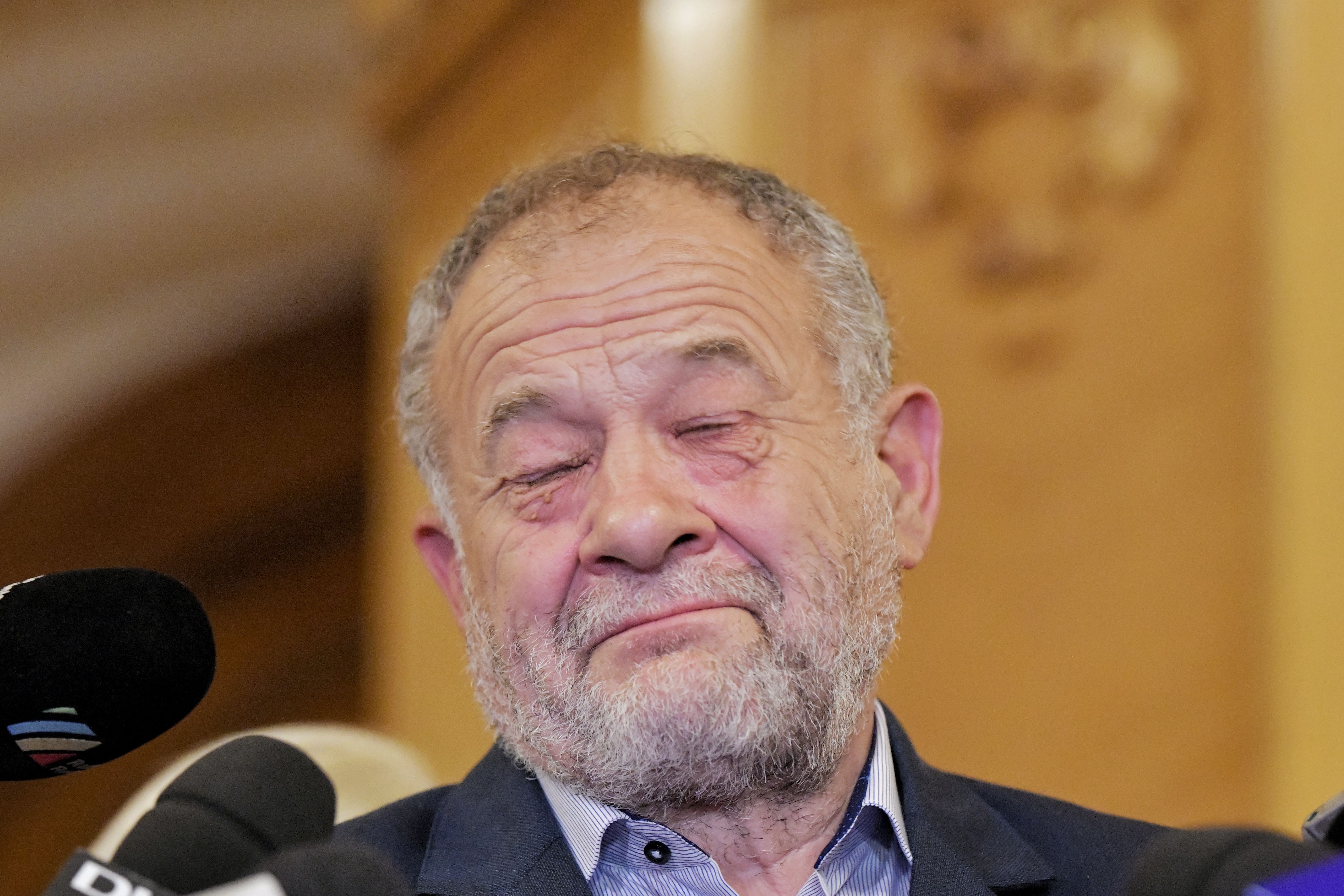 Cinci clădiri, nouă terenuri, zeci de mii de lei . Averea declarată a lui Dumitru Buzatu, de trei ori deputat și președinte al CJ Vaslui de 12 ani