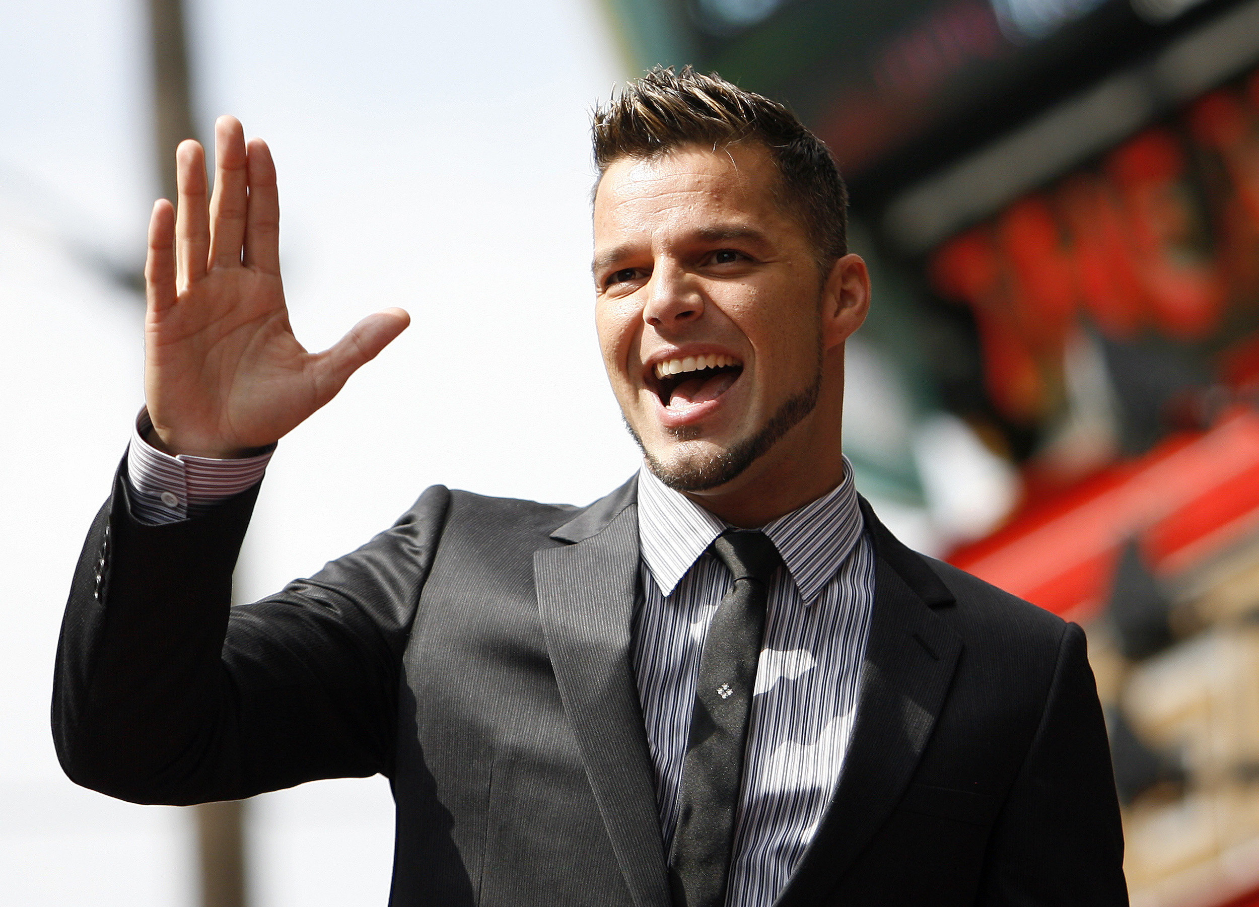 Ricky Martin îi intenteaza proces de 20 de milioane de dolari nepotului care l-a acuzat de agresiune sexuală