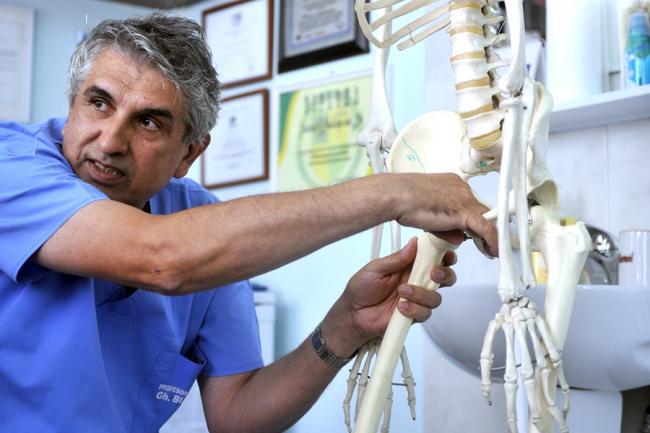 Medicul Gheorghe Burnei a PIERDUT un al doilea proces civil deschis de una dintre victimele sale / Instanța l-a obligat la daune de 100.000 de euro