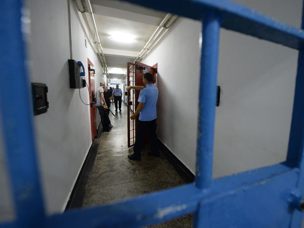 8 ȘTIRI DE LA ORA 8. Deținuții se înghesuie să voteze în 6 decembrie! Aproape 90% dintre ei și-au manifestat intenția de vot