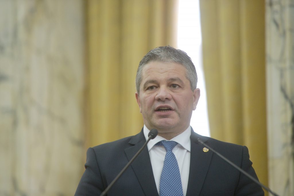 Un fost ministru al Sănătății a fost CONDAMNAT la închisoare. Cum și-a angajat de formă consilieră personală, pe care a plătit-o cu bani de la stat