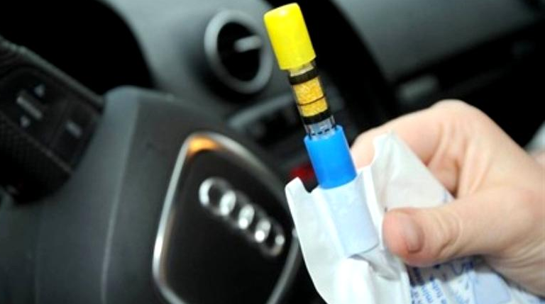 CULMEA TUPEULUI. Șofer din Craiova, fără permis, prins la volan cu o alcoolemie-record / Bărbatul a fost arestat pentru 30 de zile