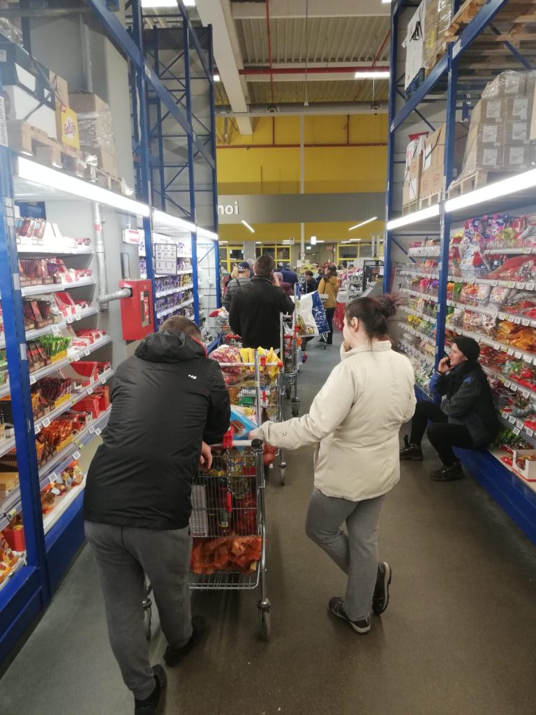România, alertă de gradul zero pe siguranța alimentară. ANSVSA a retras recent de pe piață sute de tone de alimente contaminate: „Îngrijorarea noastră este că sute de kilograme sunt deja în frigiderele românilor”