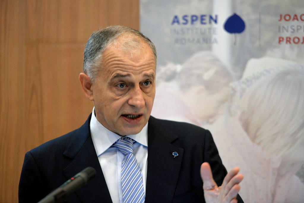 Geoană: „NATO va trimite Ucrainei mai multe blindate, mai multe echipamente, mai multe capabilități de a putea atinge obiective și ținte la distanță mai lungă”