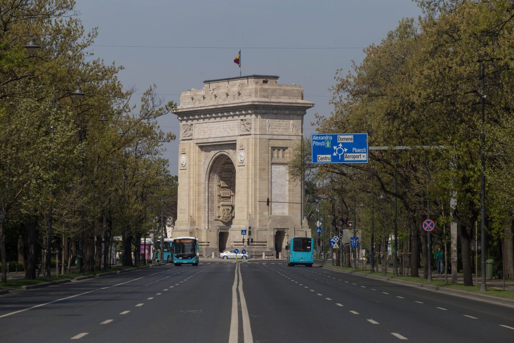 1 DECEMBRIE. Trafic rutier restricţionat, luni şi marţi, în Capitală pentru desfăşurarea repetiţiei şi a ceremoniei oficiale dedicate Zilei Naţionale a României