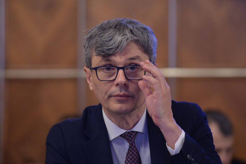 Controale la furnizorii de energie electrică. ANRE și ANPC verifică eventuale practici comerciale incorecte sau înșelătoare