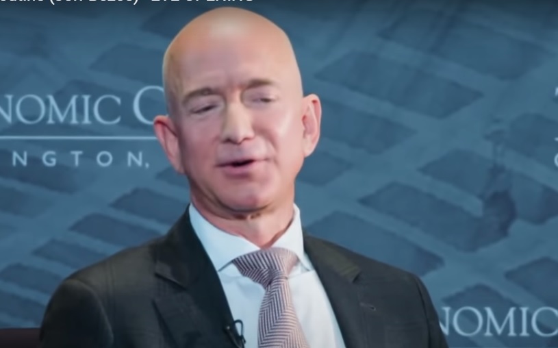 Daily Mirror: Jeff Bezos zboară în spațiu, în timp ce angajații săi de rând nu au nici măcar pauză de toaletă