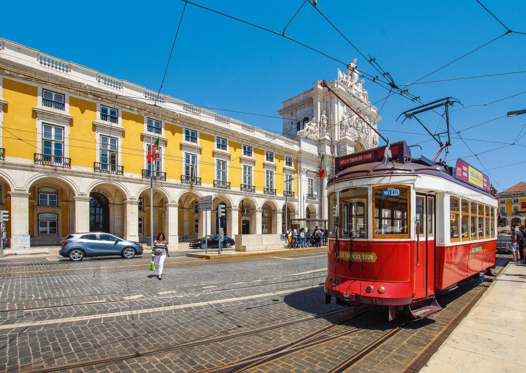 Portugalia închide graniţa cu Spania și restricţionează plecările din ţară pentru toți cetățenii săi