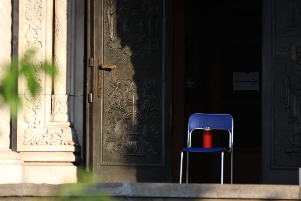 Lumina Sfântă de Paște va fi adusă sâmbătă de la Ierusalim, de părintele arhimandrit Teofil Anăstăsoaie