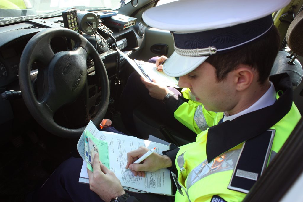 Amenzi usturătoare pentru încălcarea normelor COVID-19. Care este valoarea sancţiuniunilor