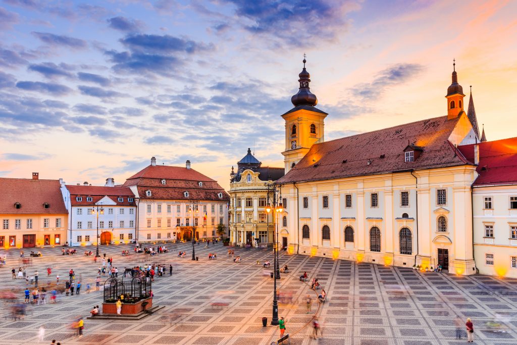 PROGRAM DE GUVERNARE / TURISM. Măsuri propuse: Ajutoare de stat pentru operatori și Horeca, stimulente pentru agenții și tichete de vacanță mărite
