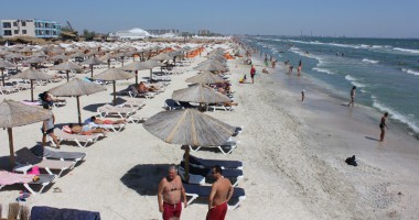Turiștii care ajung pe litoral în minivacanța de Paște se pot vaccina fără programare, doar cu buletinul