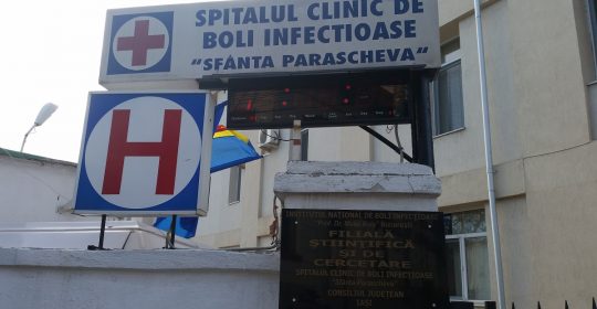 România, la un pas de epidemie. Spitalul de Boli Infecţioase din Iaşi suspendă vizitele rudelor