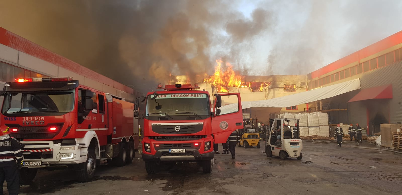 Last cubic echo Incendiu puternic la o fabrică din Bragadiru, lângă Centura Capitalei. A  fost emis mesaj RoAlert de avertizare a populației (FOTO-VIDEO)
