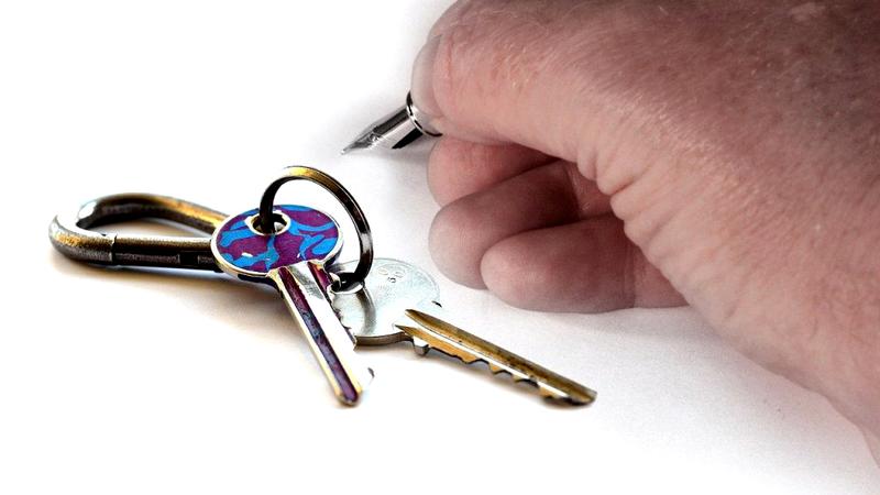 Bani pentru chirie și pentru cumpărarea unei locuințe de la stat! Ce categorie de români are acest privilegiu