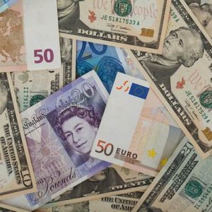 Orașele cu cei mai mulți milionari. Zeci de mii de persoane, la nivel mondial, au AVERI care depășesc 100 de milioane de dolari