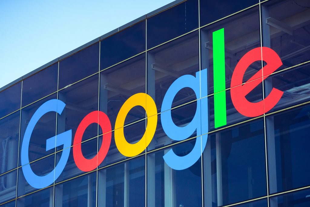 Google donează aproape 5 milioane de euro pentru refugiaţii din Ucraina. Compania va trimite bani și către Crucea Roşie Română