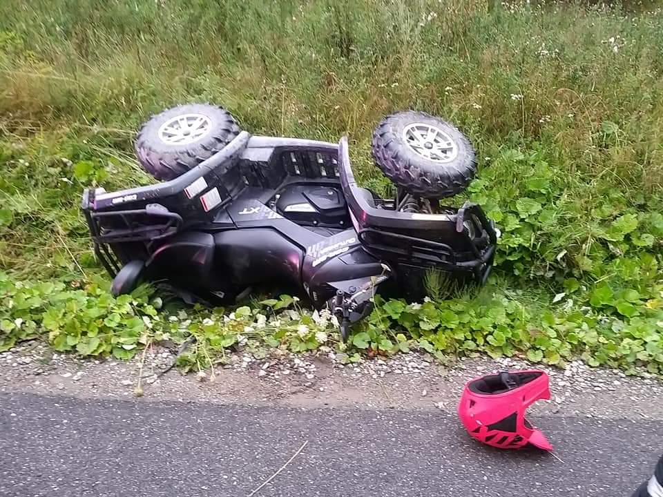 O fată de 16 ani a căzut cu un ATV într-o râpă adâncă de 20 de metri, în județul Brașov. Care e starea victimei
