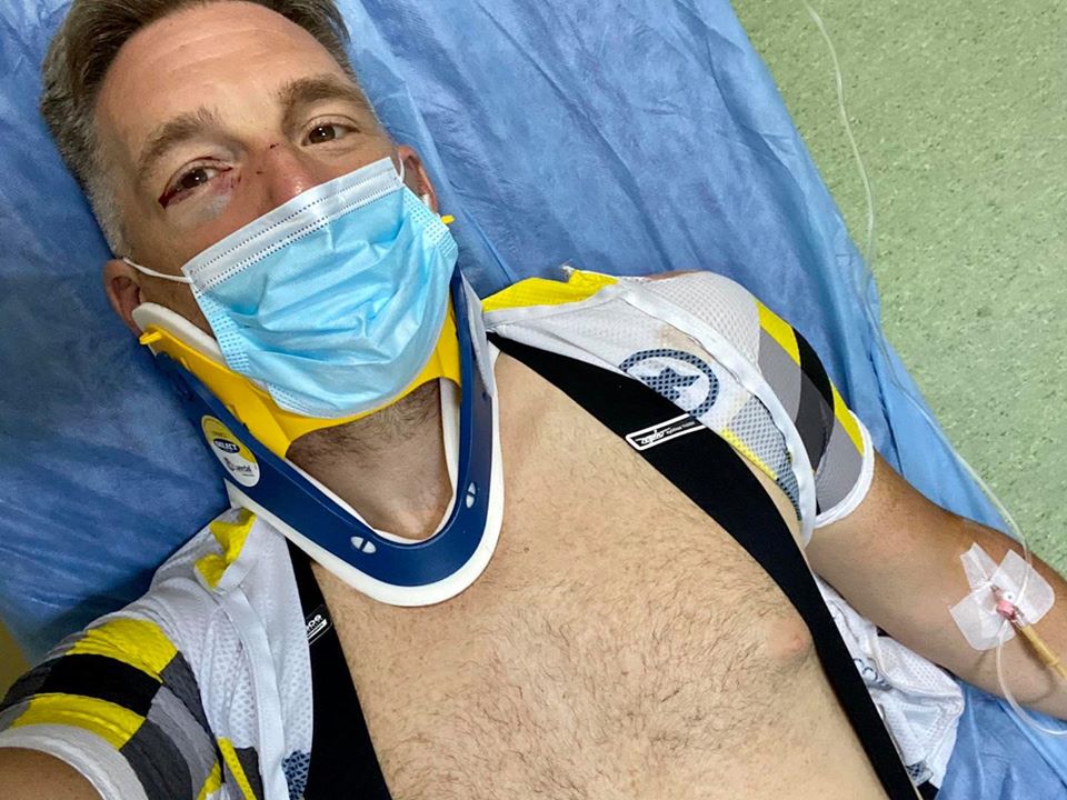Pilotul de raliu Alex Filip, lovit intenţionat de o maşină când mergea ...