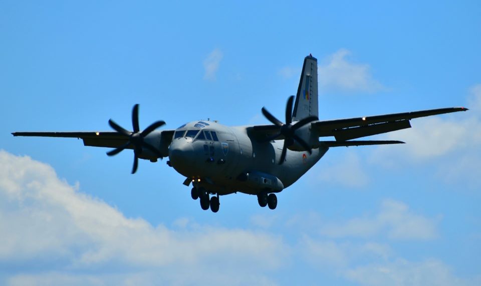 Alertă cu bombă la bordul unui avion care zbura deasupra țării noastre | Aeronava, escortată de două avioane ale Forțelor Aeriene Române