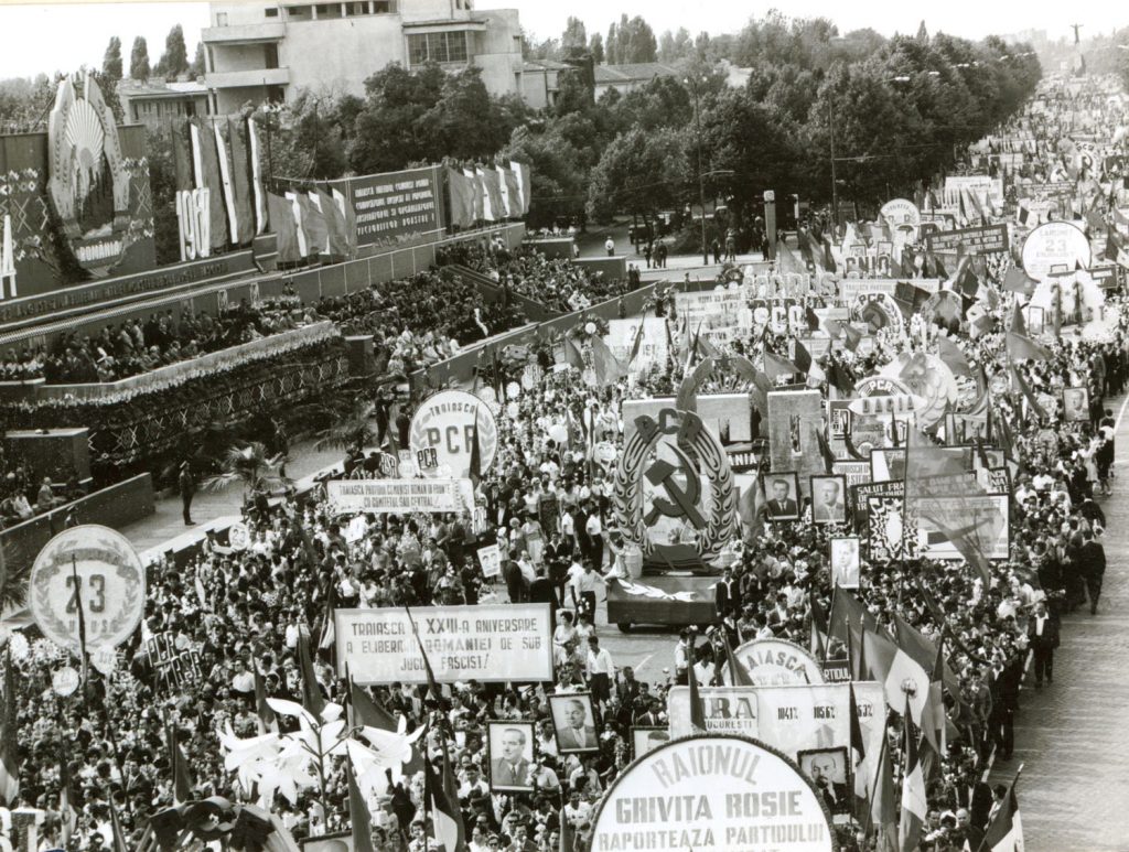 Remember 23 august | Zi națională timp de peste 40 de ani, dar și Ziua Comemorării Victimelor Fascismului și Comunismului.Mesajul președintelui și al premierului