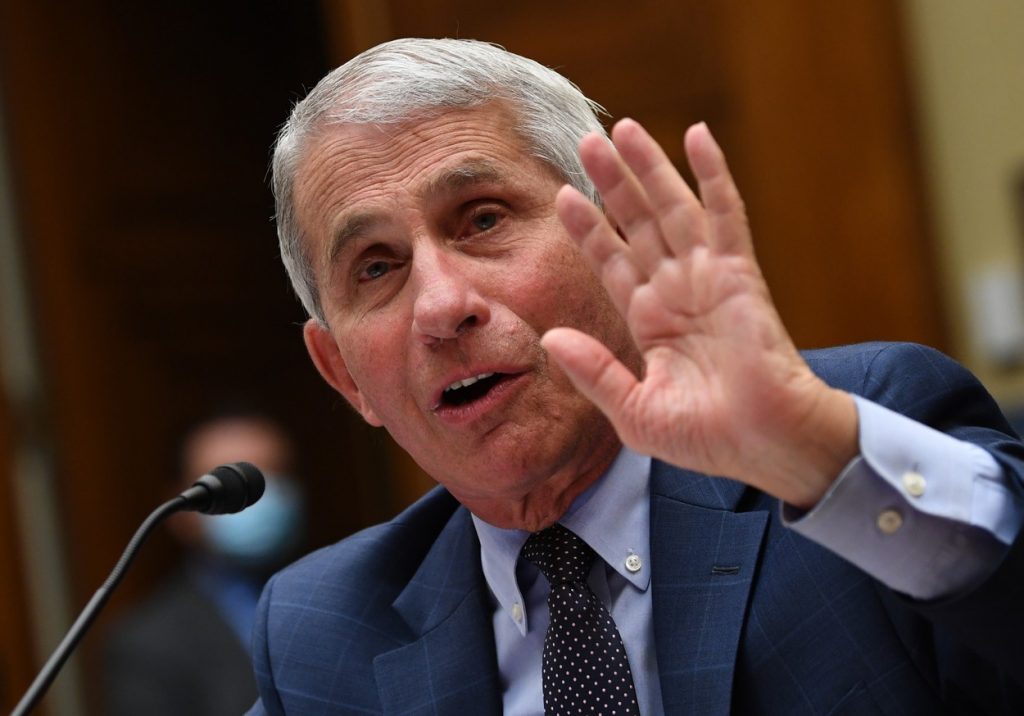 Anthony Fauci, ușurat că nu mai trebuie să îl contrazică pe Donald Trump: „Unele afirmaţii m-au făcut să mă simt inconfortabil, deoarece nu erau bazate pe ştiinţă”