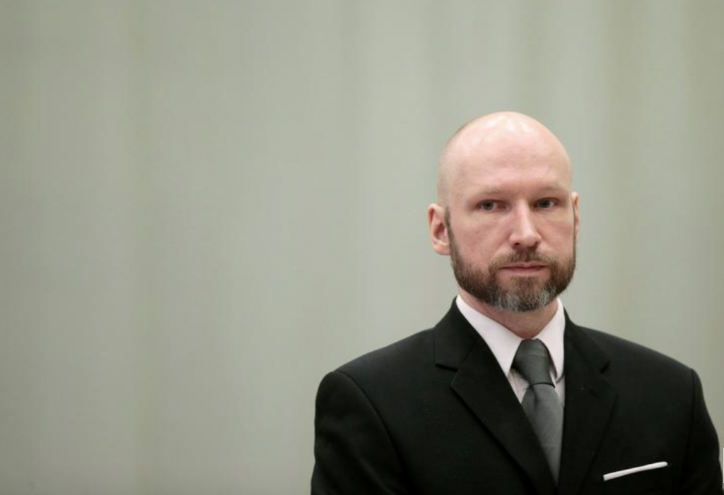 Anders Breivik se plânge că este tratat ca un animal în detenție. El dispune în închisoare de trei celule, de un televizor cu DVD şi consolă de jocuri