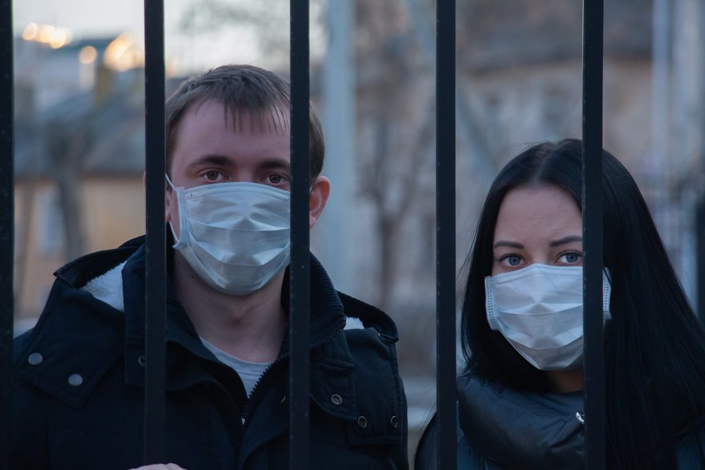Carantina dintr-o comună gălățeană, prelungită cu 14 zile. Locuitorii nu au voie să circule în timpul nopții