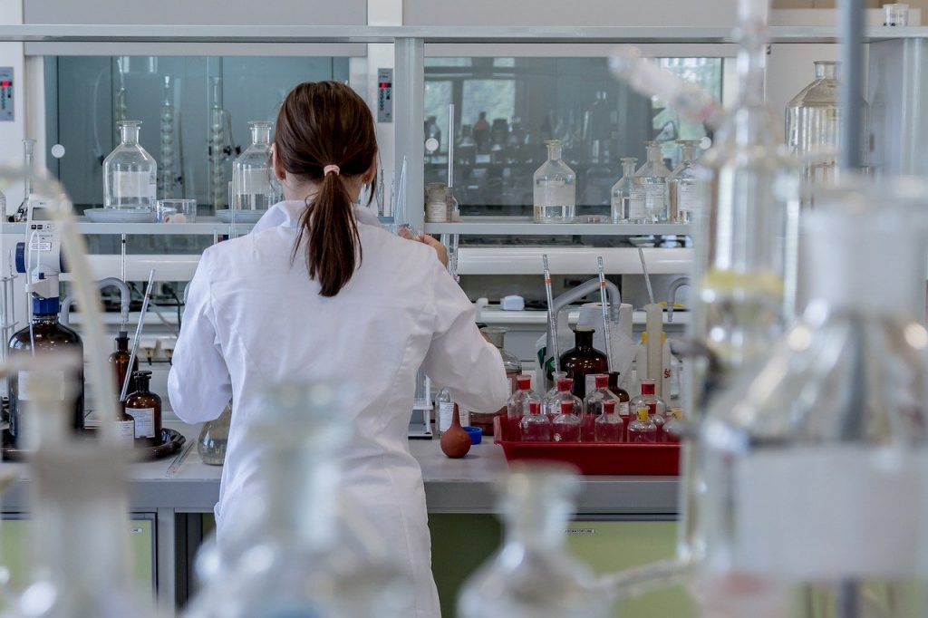 Exclusiv. Există o legătură între cazurile de Covid-19 și cele de hepatită atipică la copii? Ipotezele prezentate de Ștefan Dascălu, cercetător român la Oxford