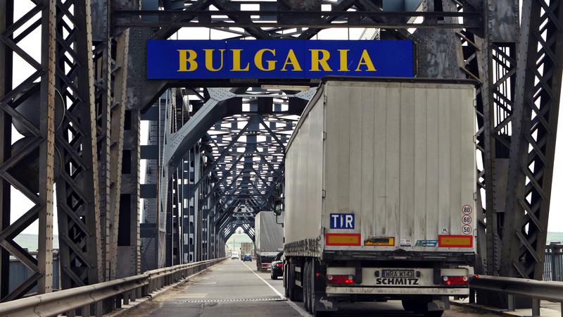 Românii pot călători în Bulgaria fără buletin din 1 ianuarie