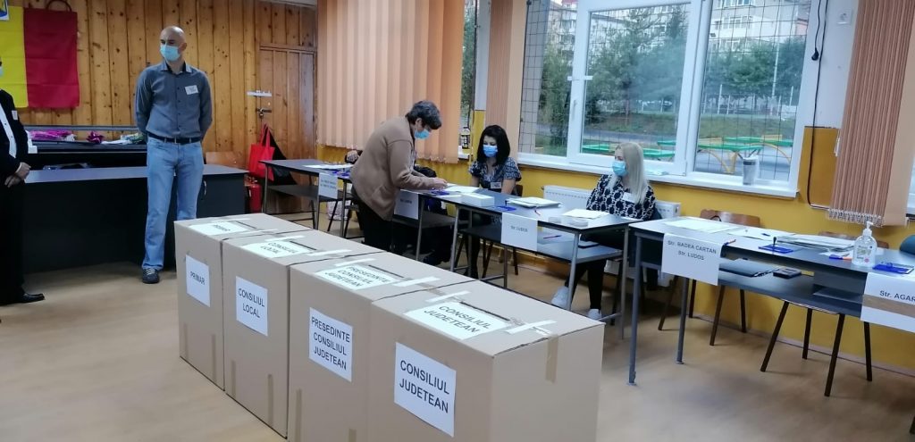 Președintele unei secții de votare din Vaslui, înlocuit după ce a veni la secția de votare în pragul comei alcoolice