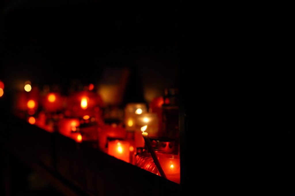 Ce simt supraviețuitorii de la Colectiv, la șase ani de la tragedie? Adina Apostol: „Încă am stări de anxietate, atacuri de panică, depresii și nu pot să dorm”. Evenimentele zilei